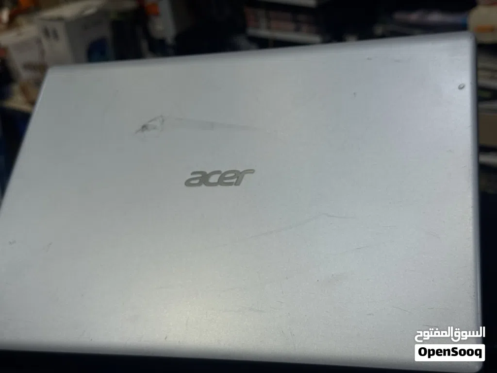 Acer aspire celeron (R) STORAGE : 128 GB SD RAM : 4 GB