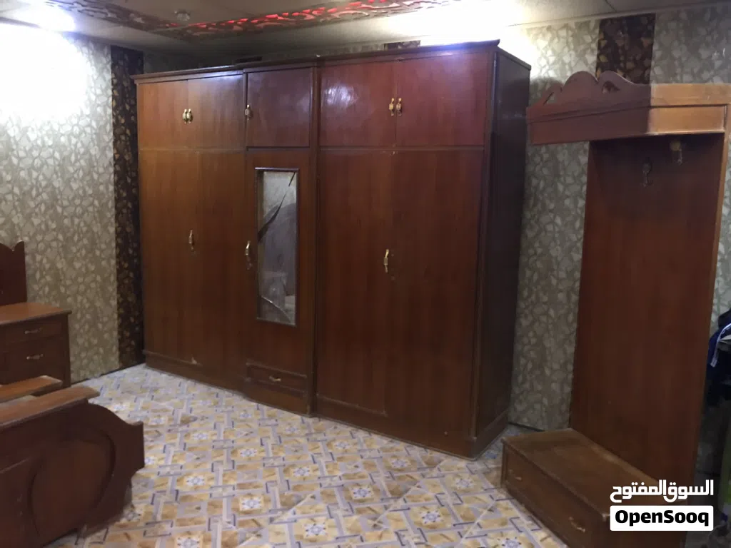 غرفة اخشاب صاج باب اول قويه جداً