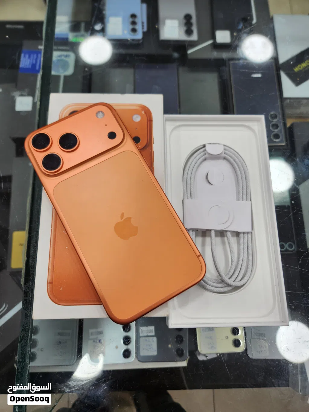 iPhone 17 pro max 256GB بحالة ممتازه بسعر مناسب