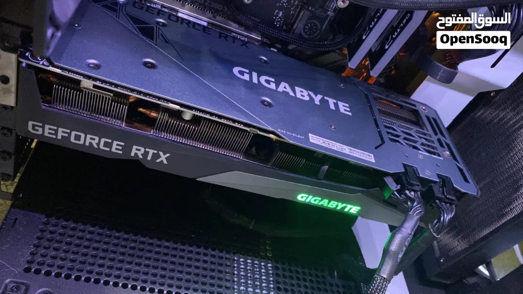 كرت شاشة جيجابايت Gigabyte RTX 3070 OC بحالة ممتازة مع ملحقات أخرى
