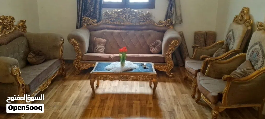 عندي صالون الله يبارك للبيع التواصل على الوتساب مكان ورشفانه المعموره