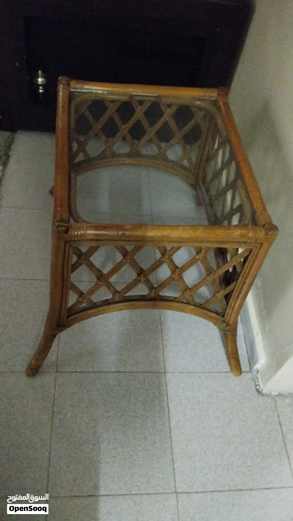طاولة بنيه
