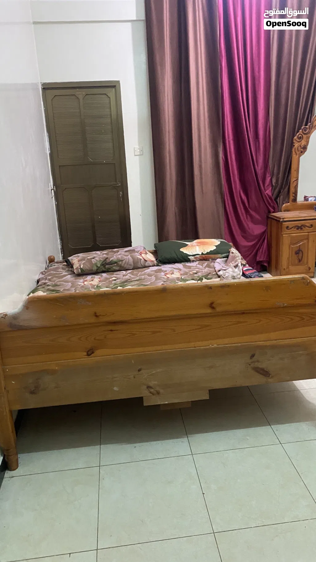 اثاث شقه للبيع مع مكيفات وفرن