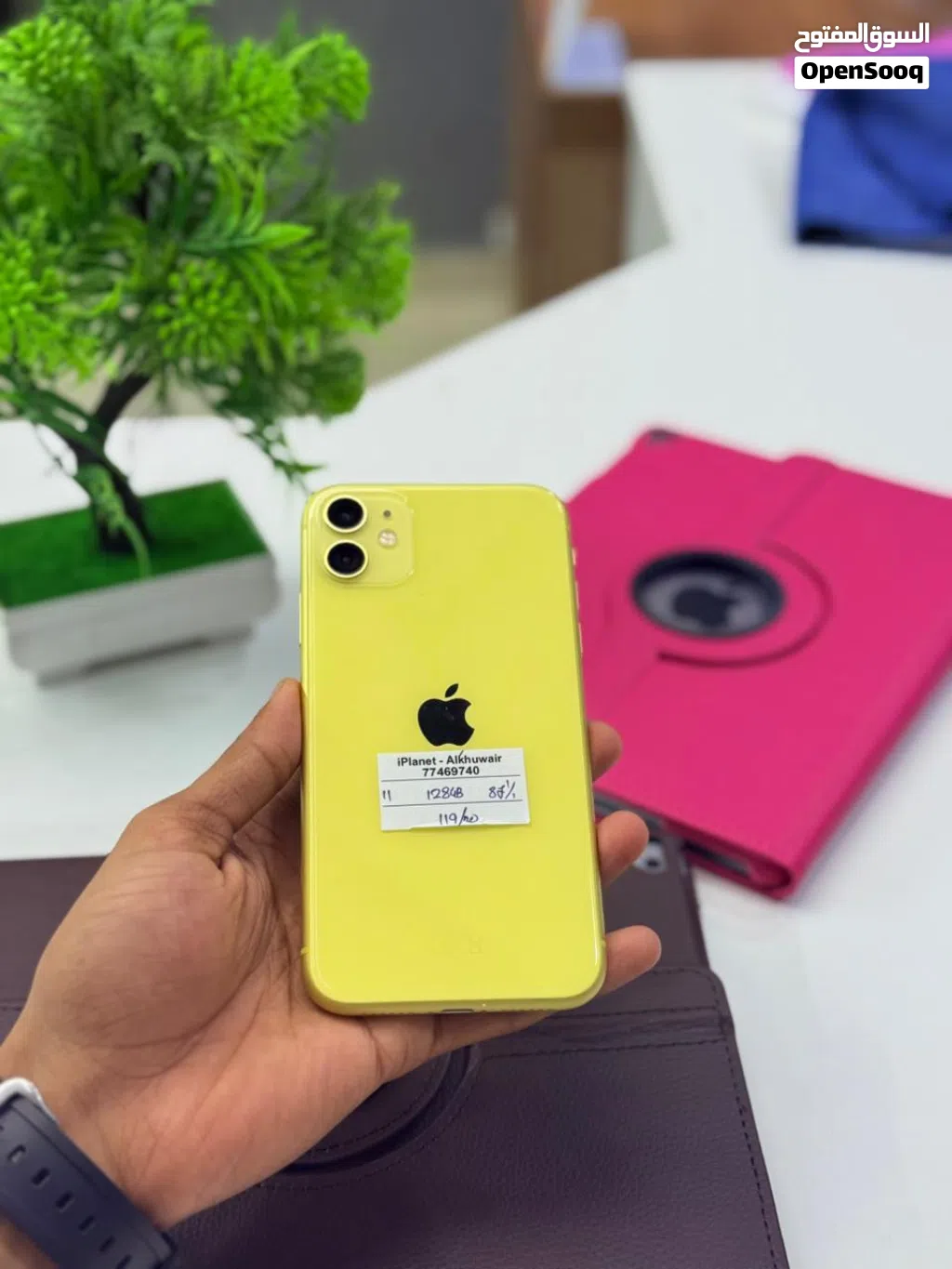 iPhone 11-128 GB Fine and smooth performance phone at reasonable rate