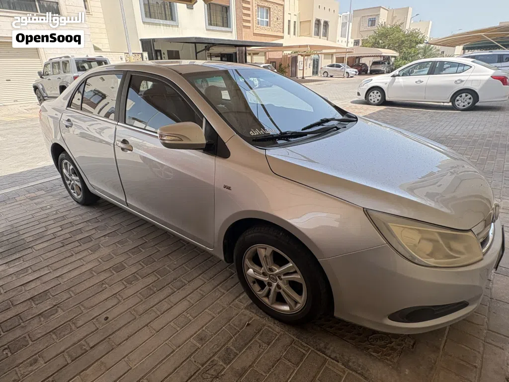 BYD F5