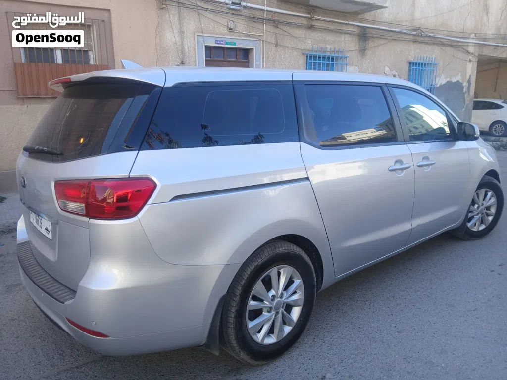Kia Sedona Standard