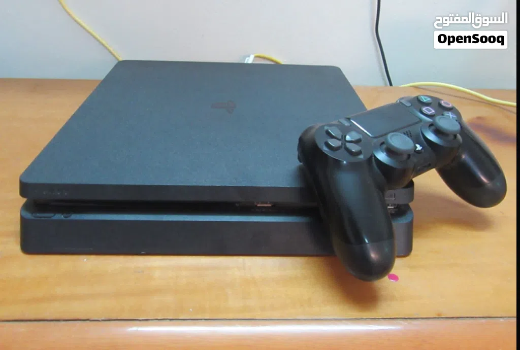 PlayStation 4 slim بلايستيشن فور سلم