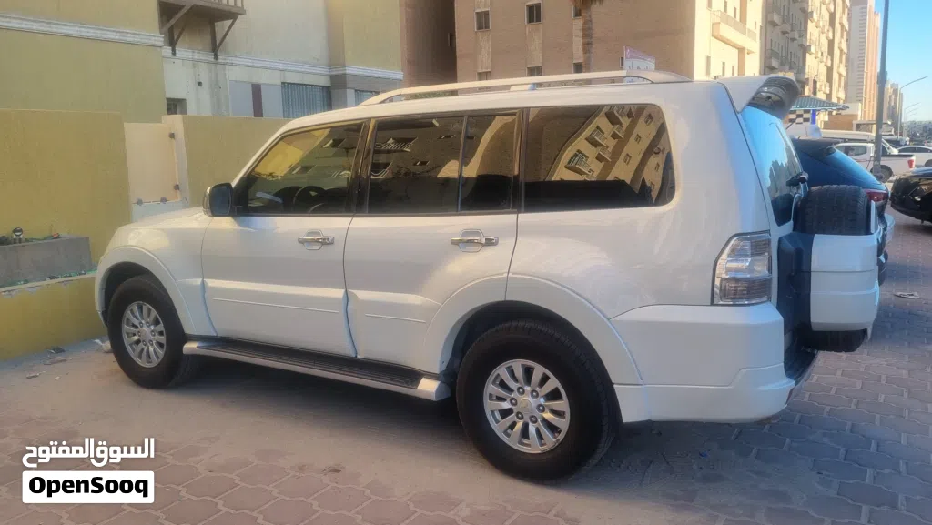Mitsubishi Pajero GLS MID