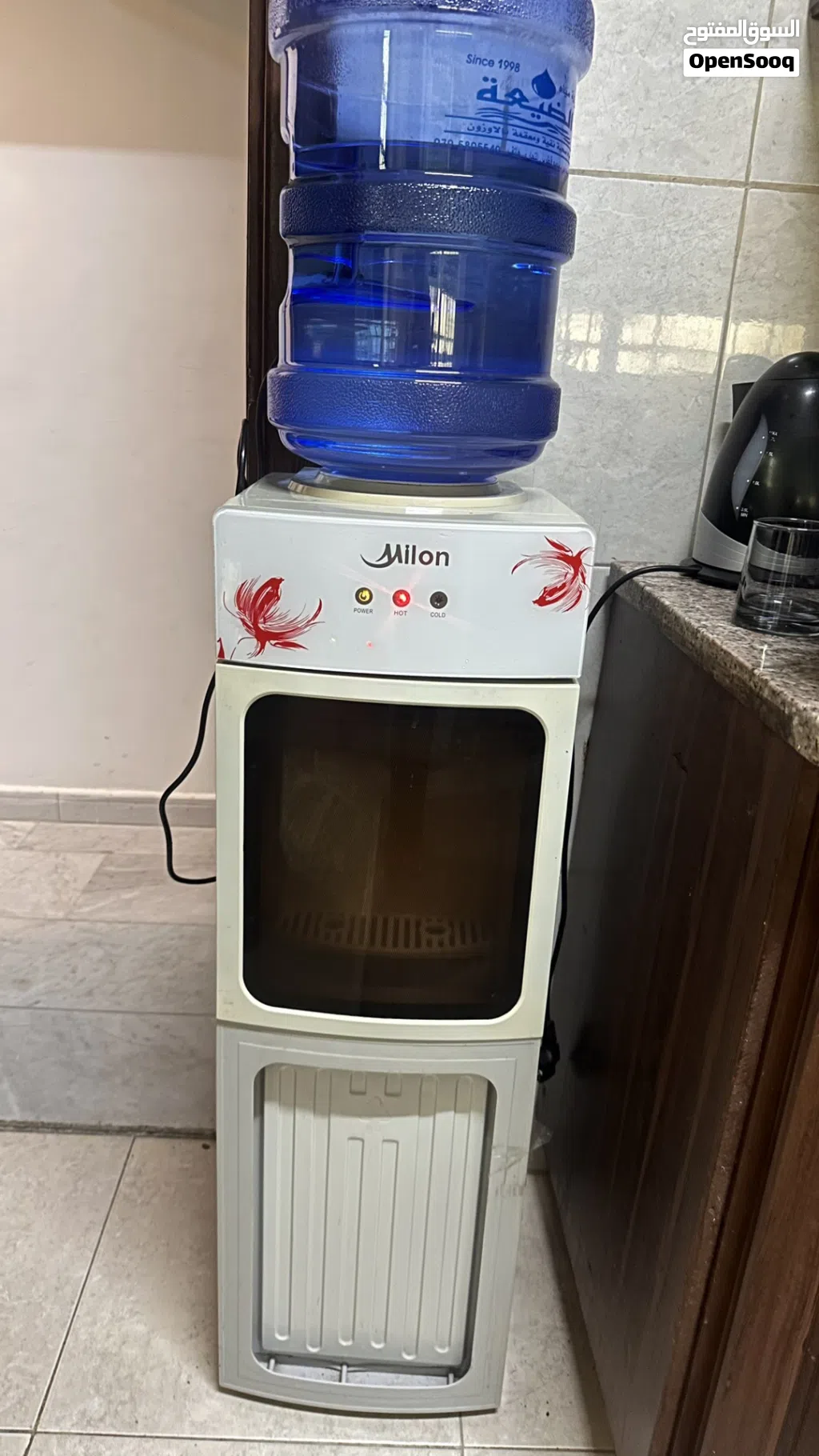 براد ماء (ساخن وبارد) للبيع بحالة جيدة milon