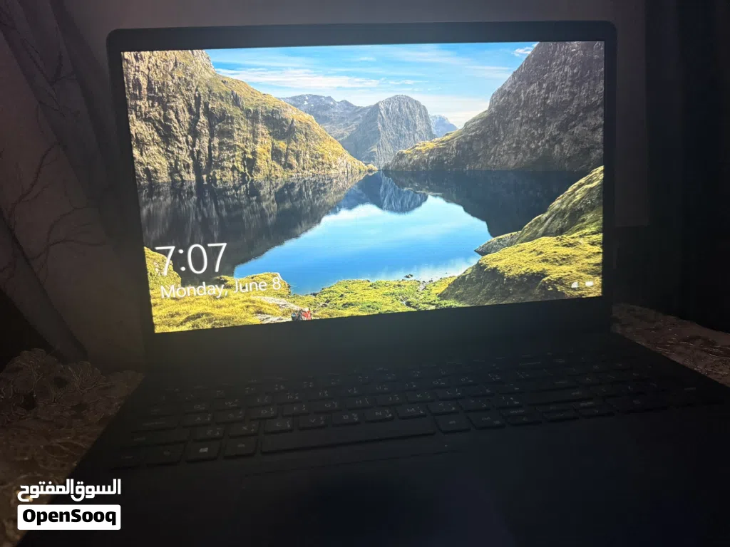 لاب توب Dell Core i7 جيل 11 رام 8 بحالة ممتازة للبيع مع الشاحن الاصلي للابتوب