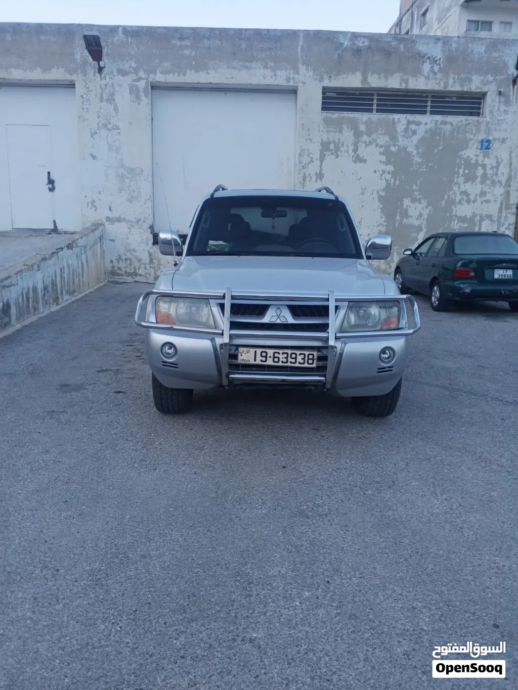 ميتسوبيشي باجيرو Standard