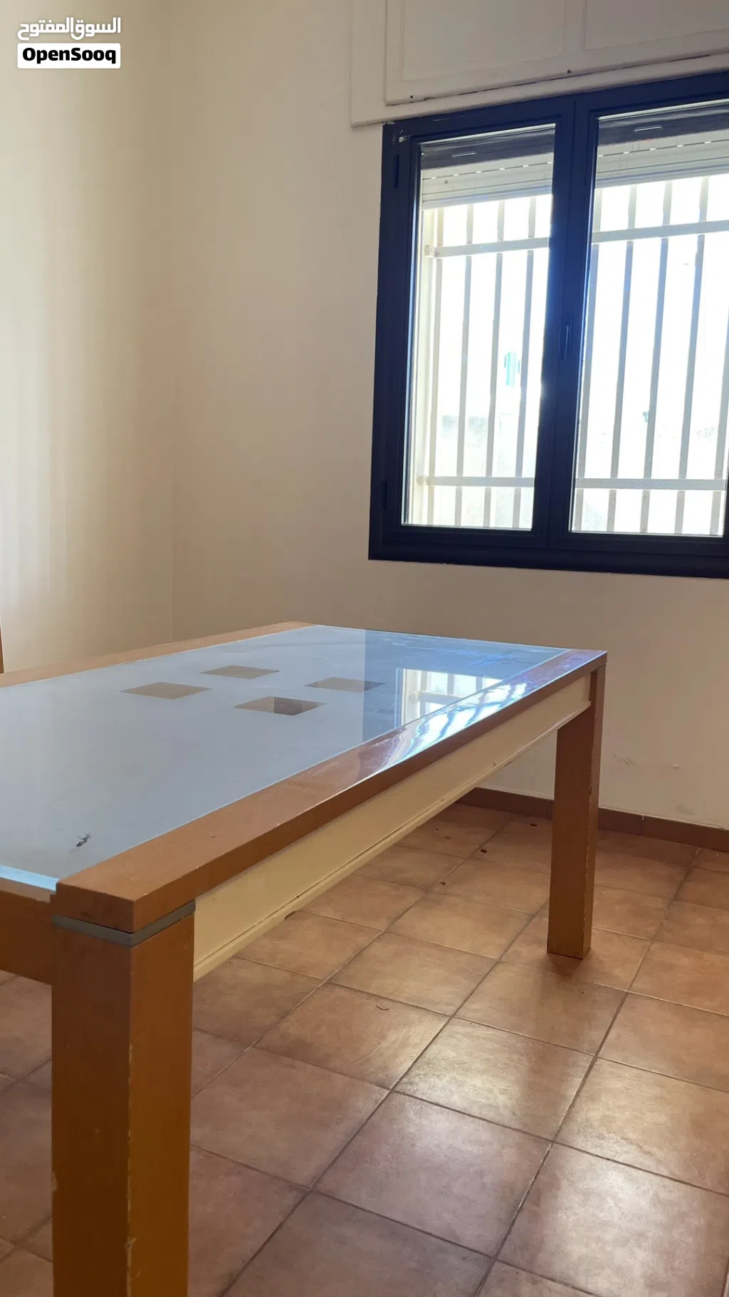 طاولة المانية الصنع