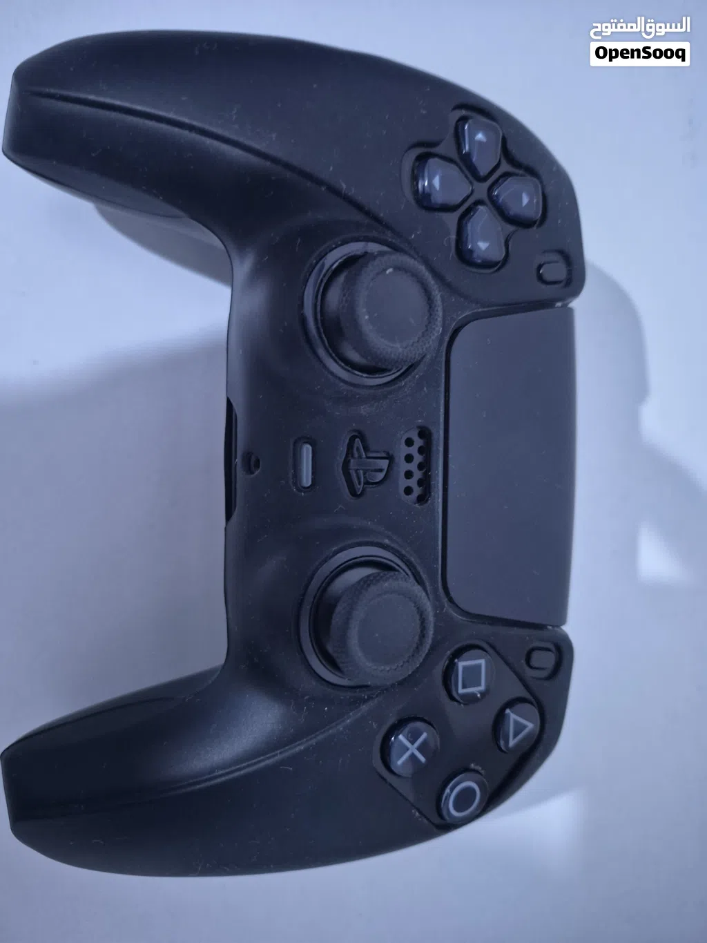 يد ps5 سوداء اصلية للبيع
