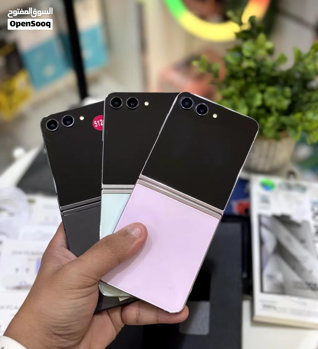 عرض خااص : Samsung Z flip 5 512gb هواتف بحالة الوكالة بدون اي شموخ أو مشاكل مع ضمان و ملحقات