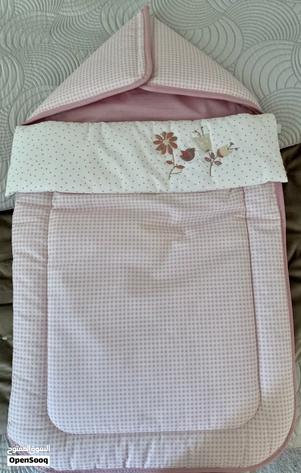 Baby girl nest