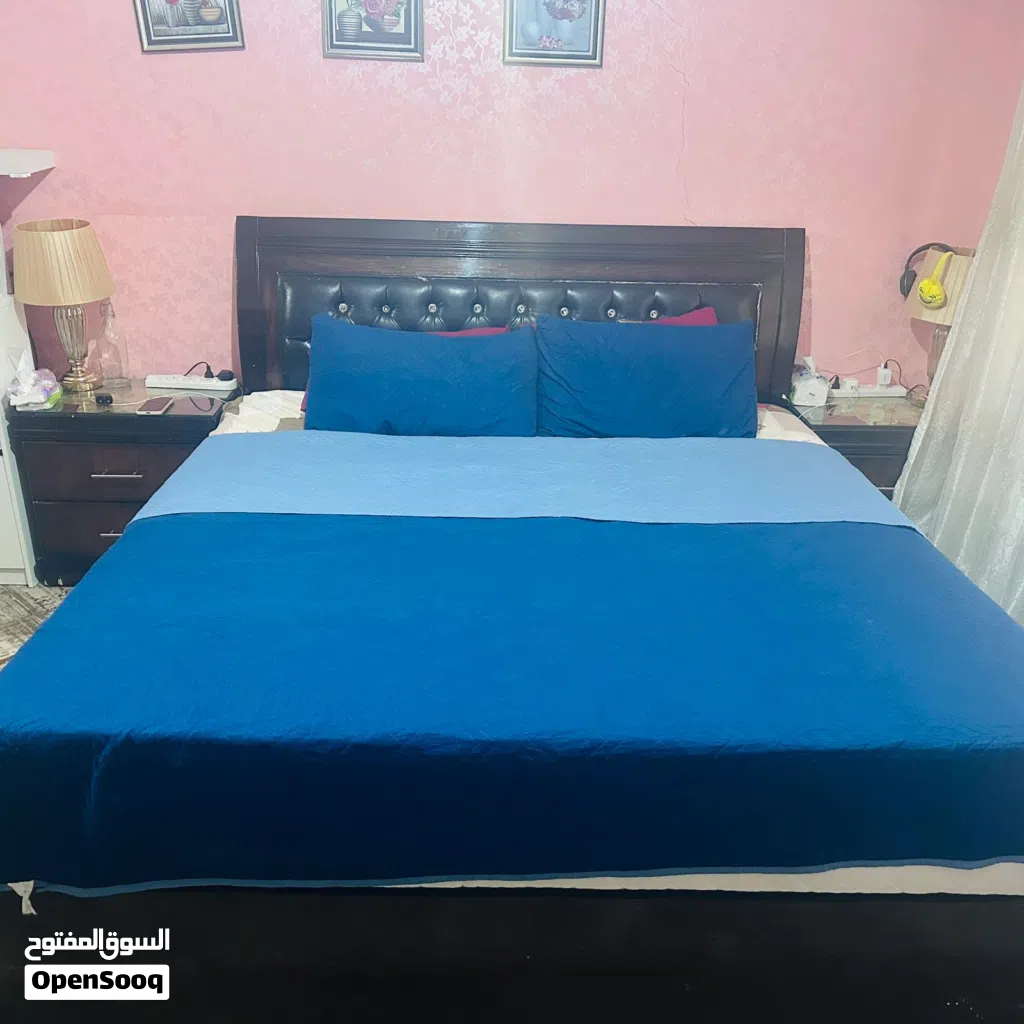 غرفه لاتيه 18 مع زان استعمال بسيط لمده شهرين خزانه سحاب اربع درف زائد ثلاث جوارير تحت ولا قحطه فيها