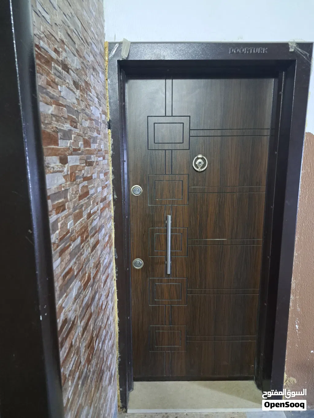 استديو لايجار عمر