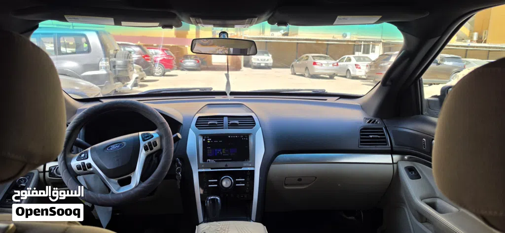 Ford Explorer Base