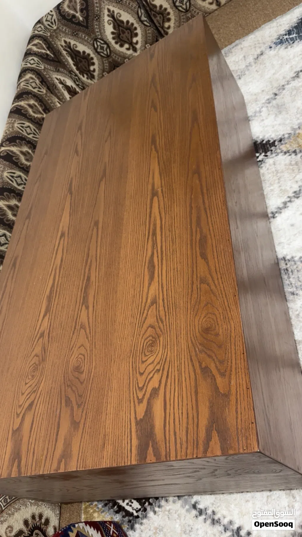 طاوله كبيره