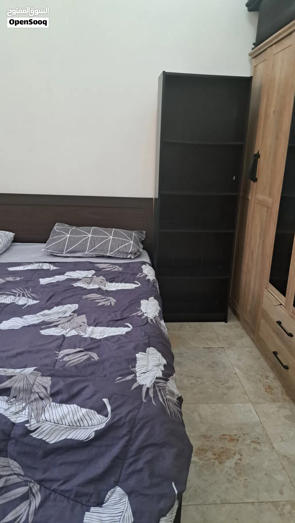 Bedroom Set with 3 way Wardrobe & 2 Storage Shelves – Excellent Condition
