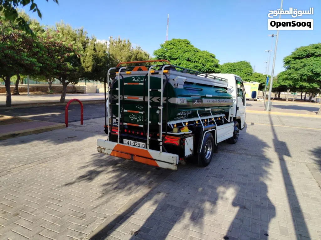 تنك ماء Isuzu موديل 2006 للبيع