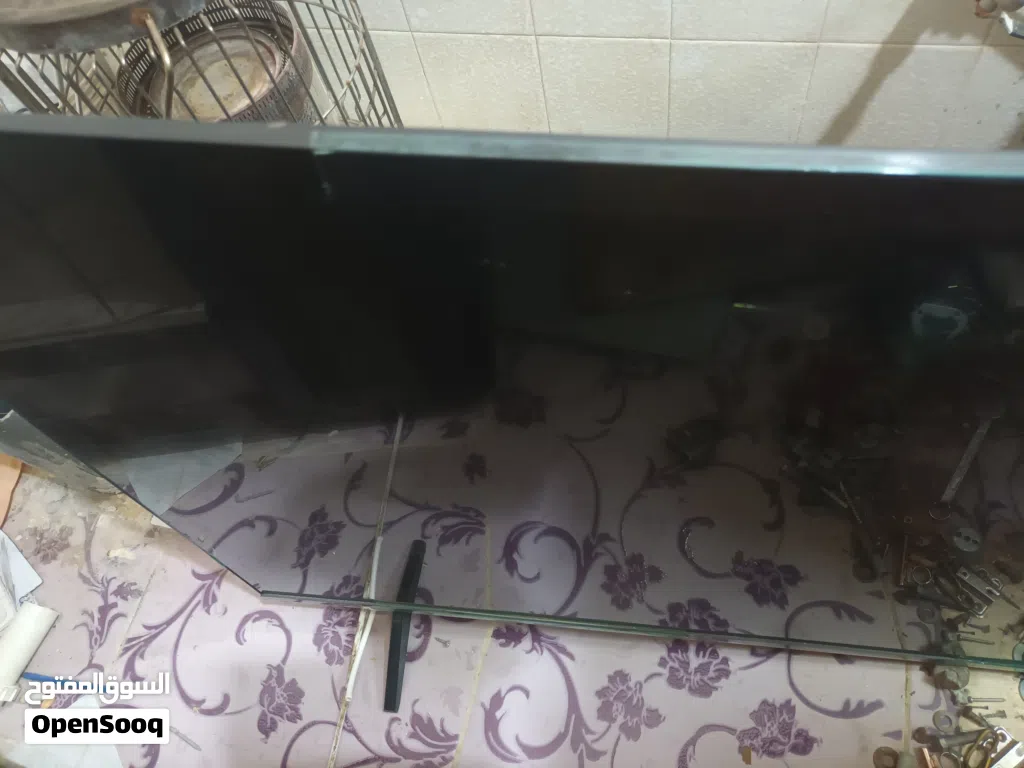 شاشه مكسورة