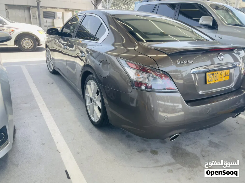 Nissan Maxima SV