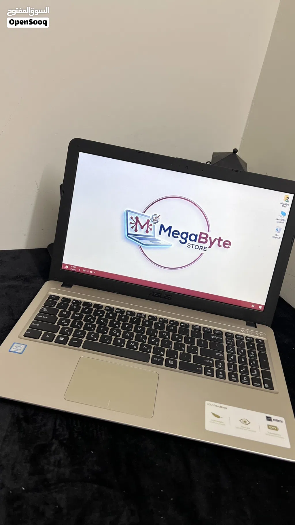 لابتوب ASUS VivoBook أنيق ونحيف - وبحالة ممتازة باللون الذهبي المميز