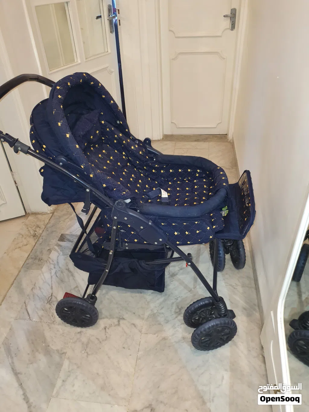 عربة اطفال للبيع