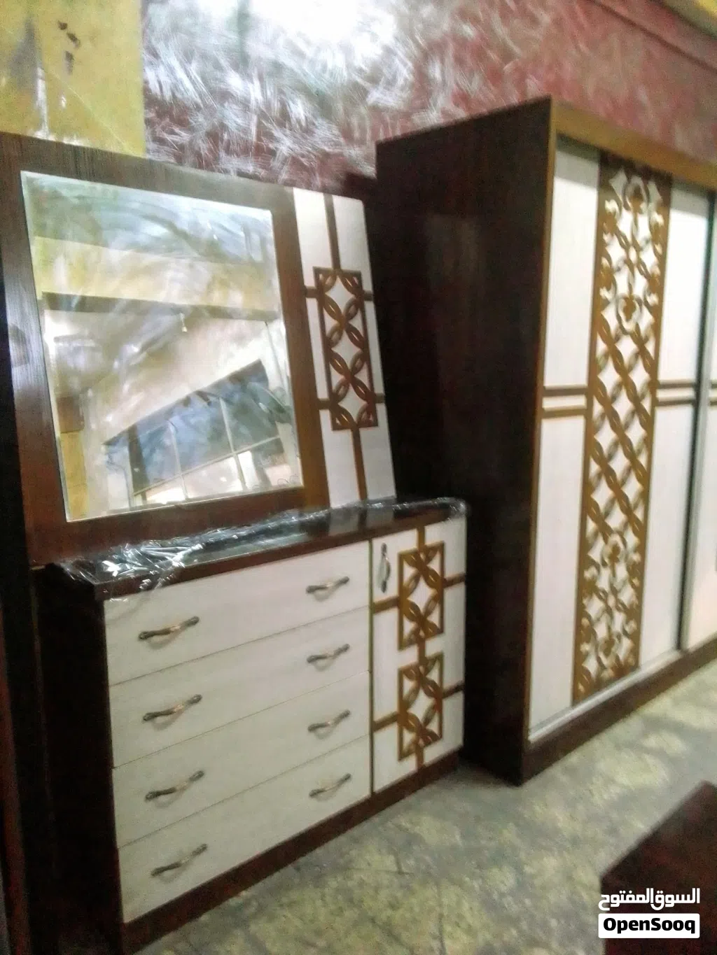 غرفه نوم تركيه بحاله الوكاله عمق 70 جوارير داخلية