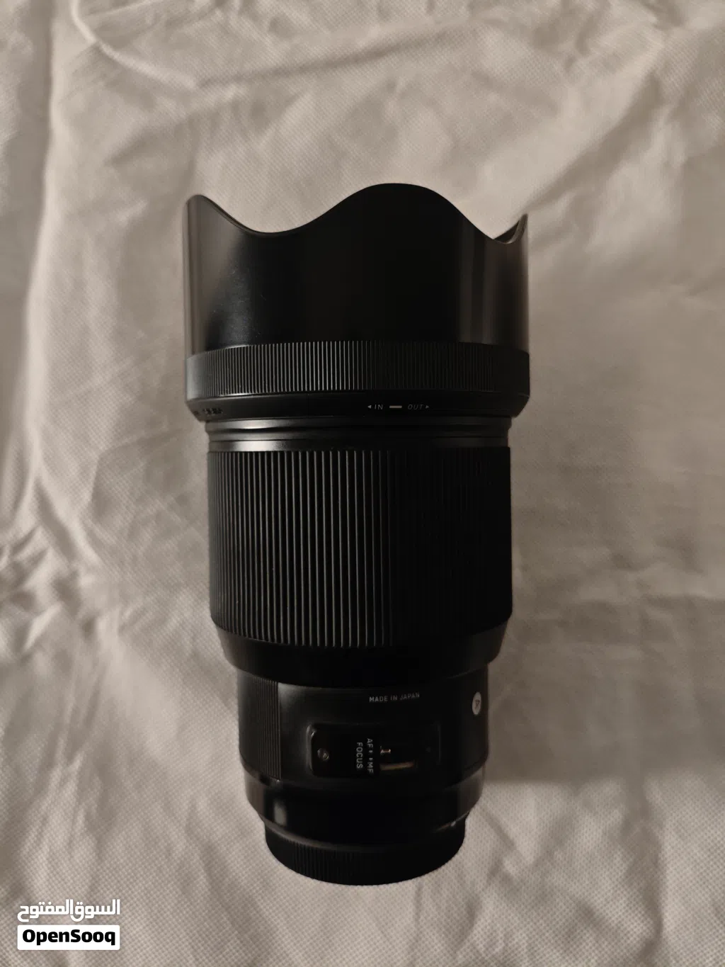 عدسة كانون سيكما ( 85mm - 1.4f ) جدا نظيفة بسعر 700 الف دينار وبي مجال