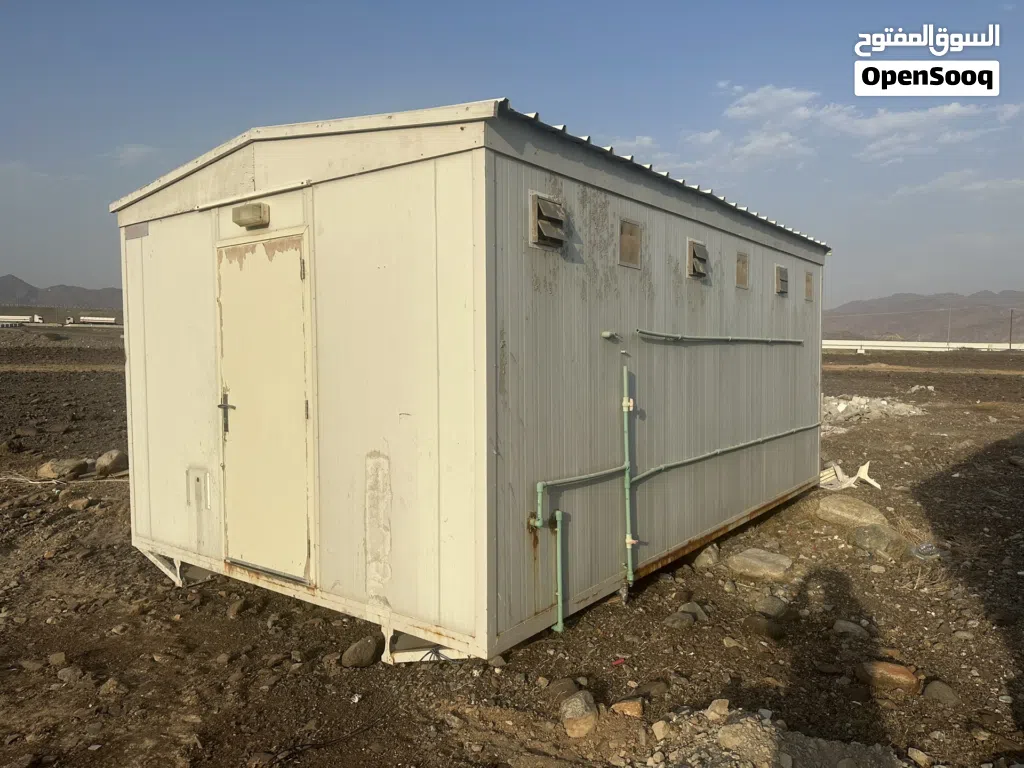 للبيع عدد 2 كرفان المنيوم ثابت بدون عجلات بحالة ممتازة ونظيفة .