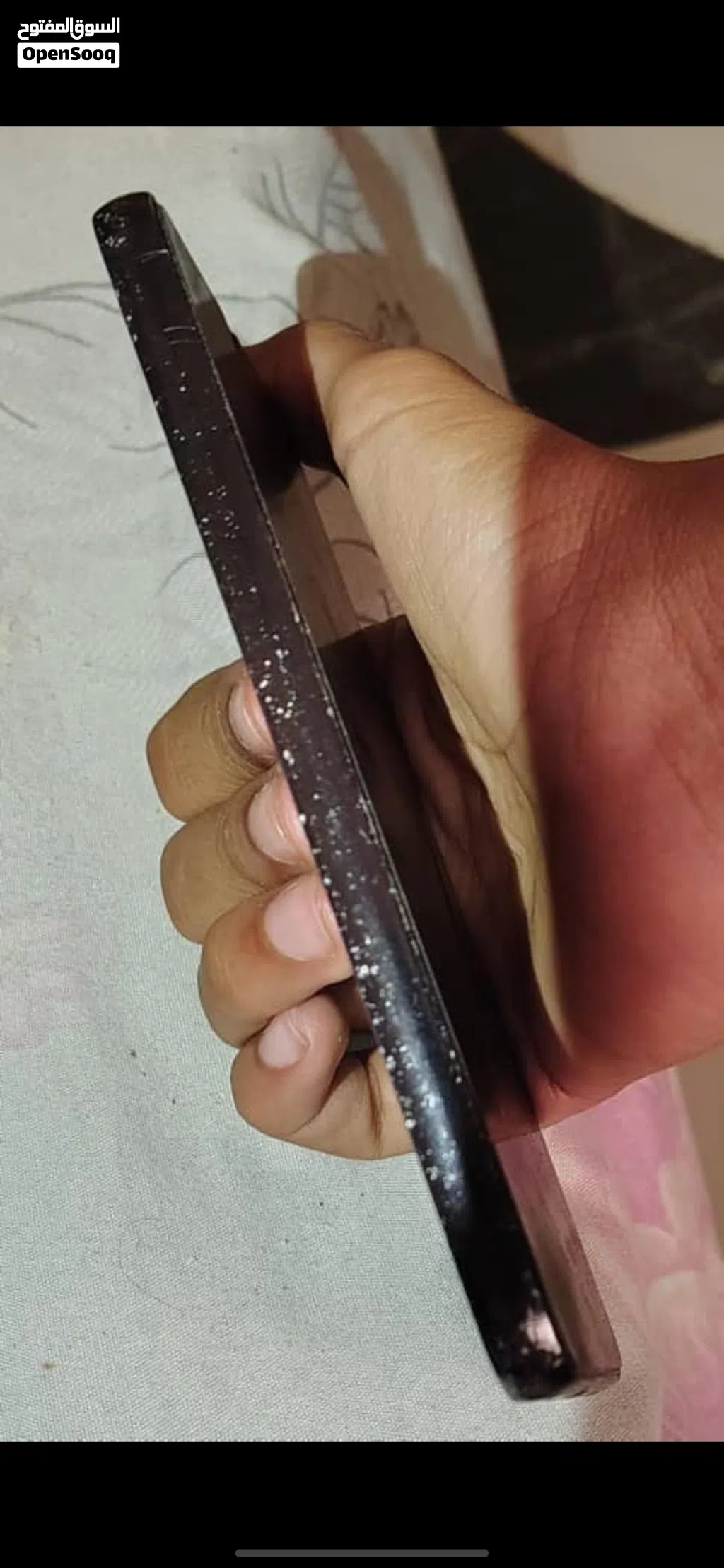 جوال s22 5G ذاكره 128 جيجا ورام 8 والجوال معروف مايحتاج شرح فيه آثار استخدام فقط لاغير السعر 55 الف
