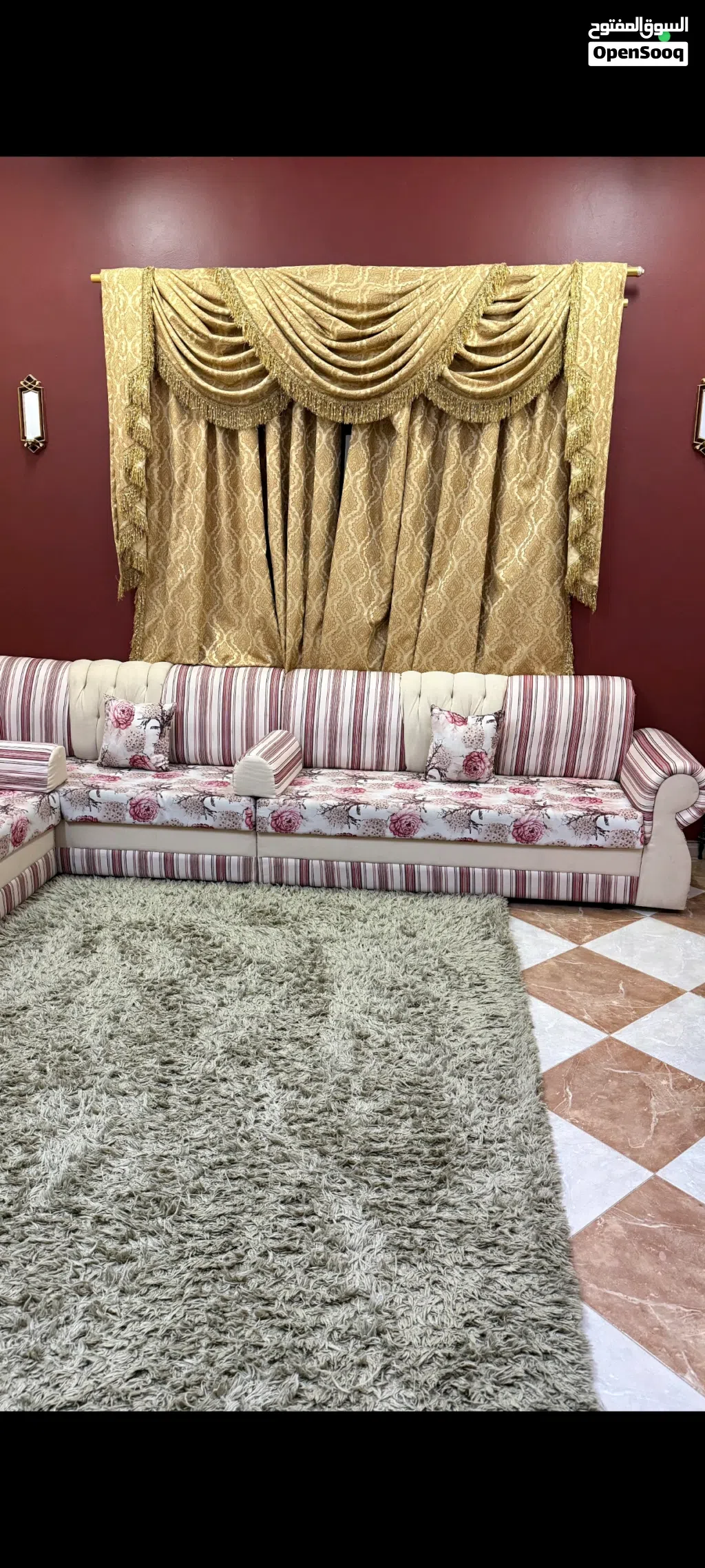 Very clean and beautiful just like new