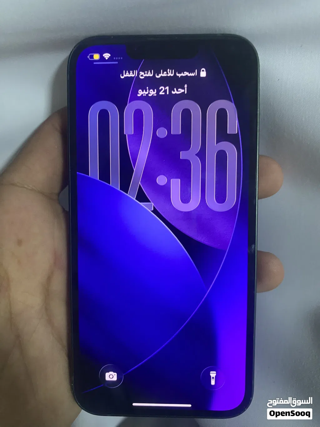 ايفون 13 نضيف جدا قابل للتفاوض