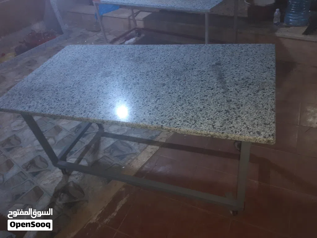 طاوله رخام مقاس 1.50 ×0.80