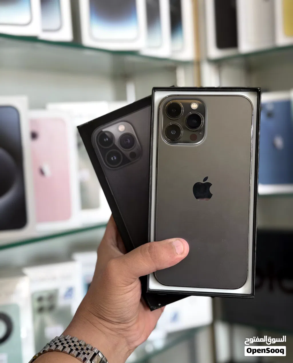عرض خاص : iPhone 13 pro max 256gb هواتف بحالة الوكالة بدون شموخ أو مشاكل مع ضمان و ملحقات لا يفوتك