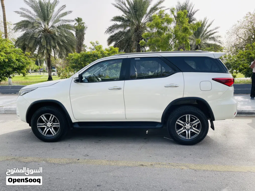 Toyota Fortuner Standard