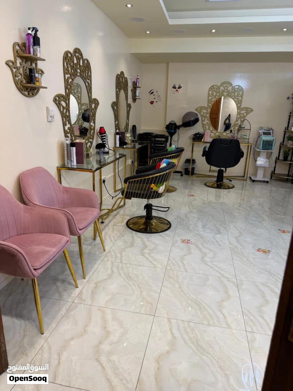 للبيع صالون تجميل نسائي جاهز بالكامل أبوظبي شارع المطار
