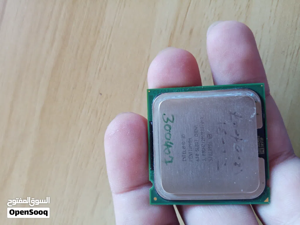 شغال بدون اي مشاكل pentium 4