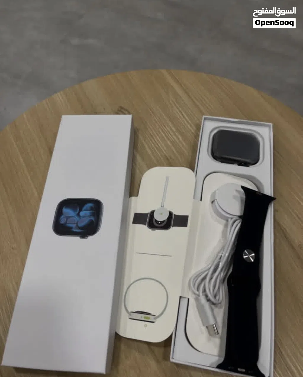 APPLE WATCH SERIES 11 , 46 MM . BLACK EDITION ,