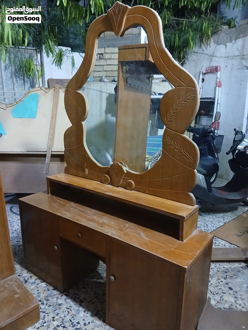 ميز او زاوية او كومديات اثنين مستعمل