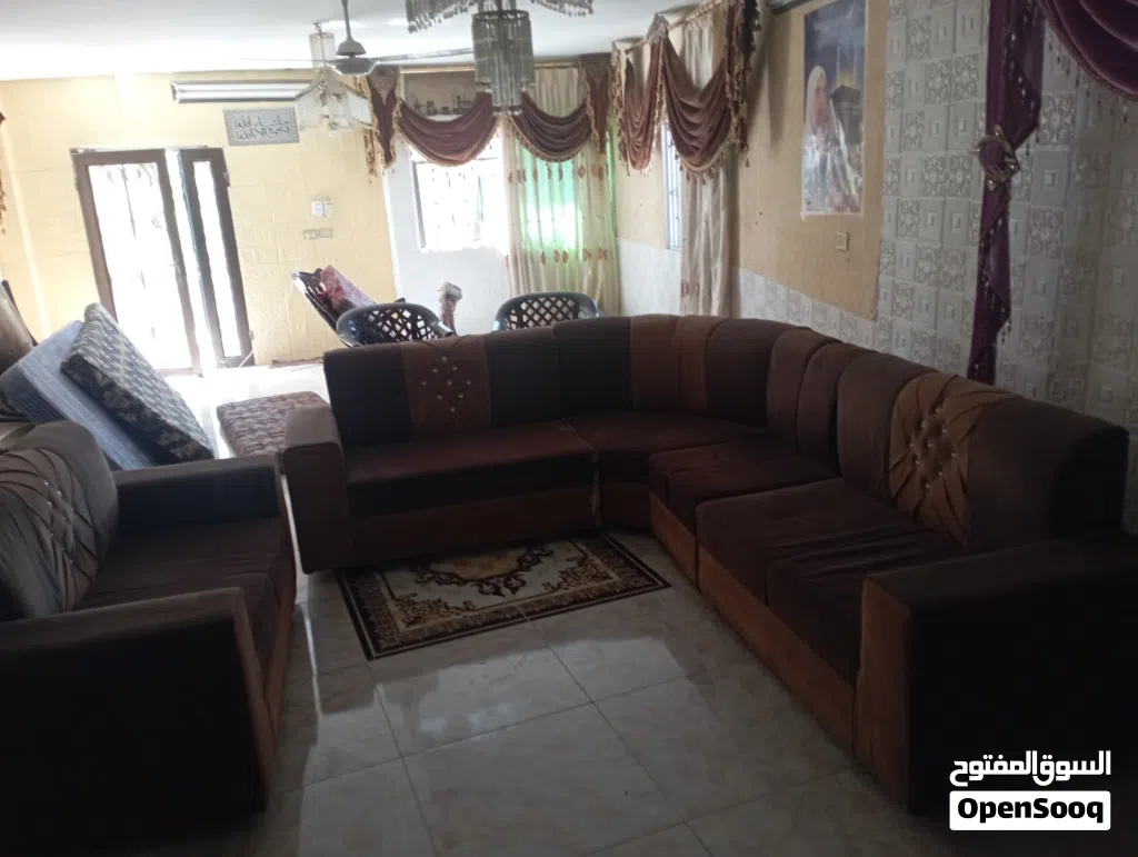طقم كورنر للبيع جديد ولا خدش في للبيع 70دينار في مجال لا 65دينار بس. موجود دير ابي سعيد