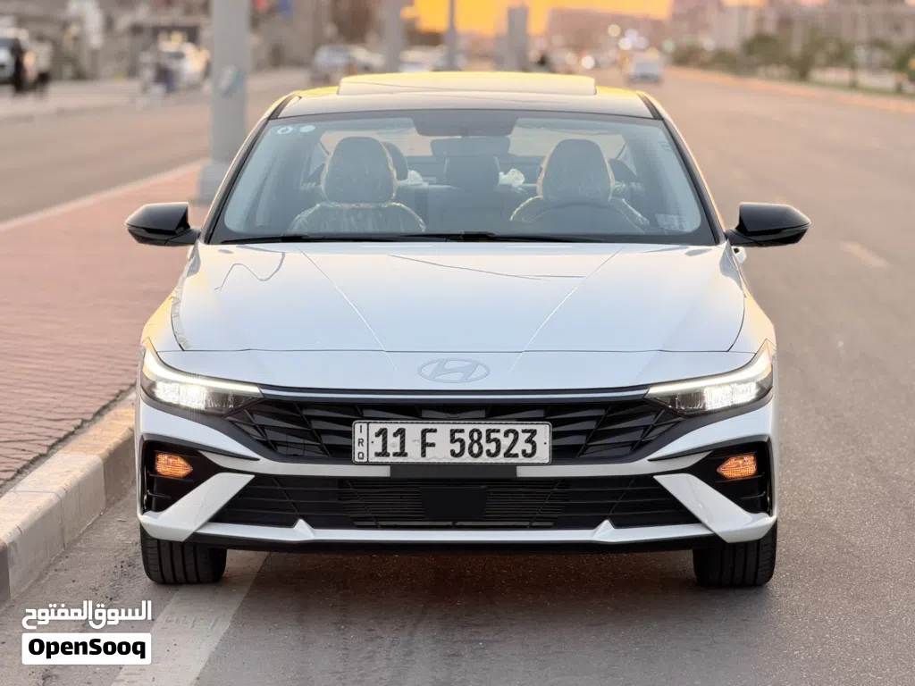 Hyundai Elantra Standard