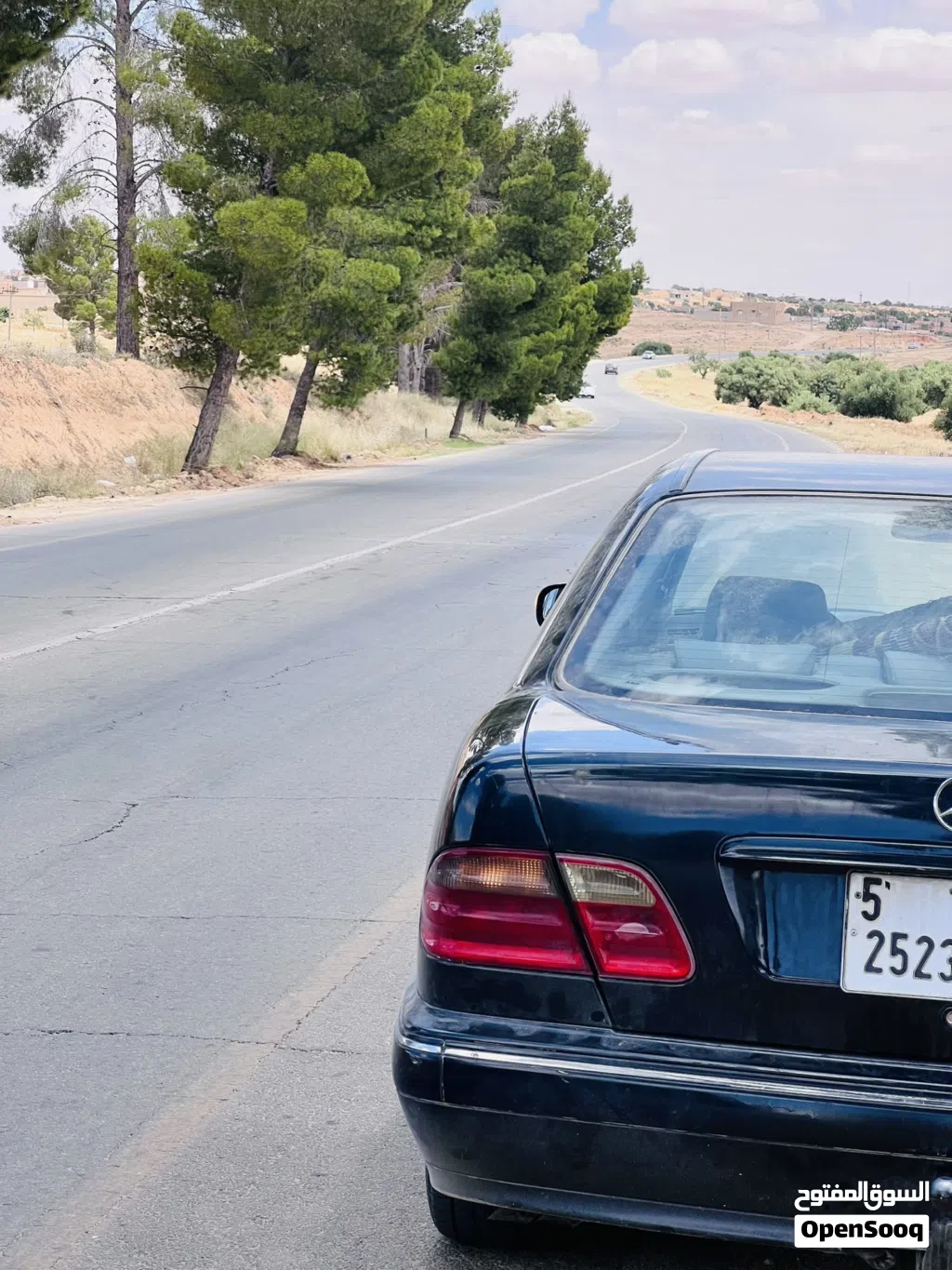 مرسيدس بنز الفئة-E E 240