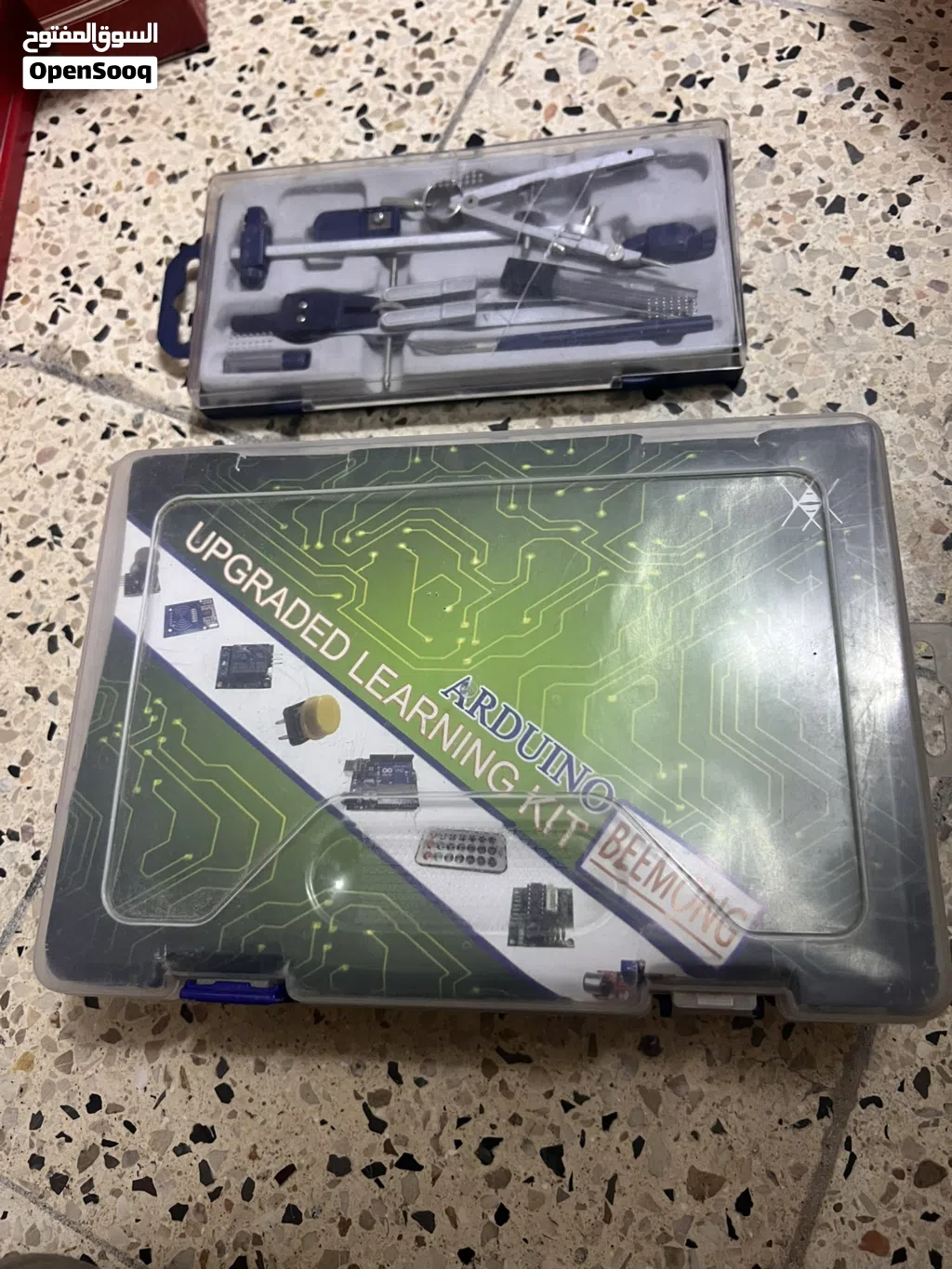 معدات هندسة السيطره والحاسبات وهندسة الكهرباء والميكانيك مرحله ثانيه وثالثه
