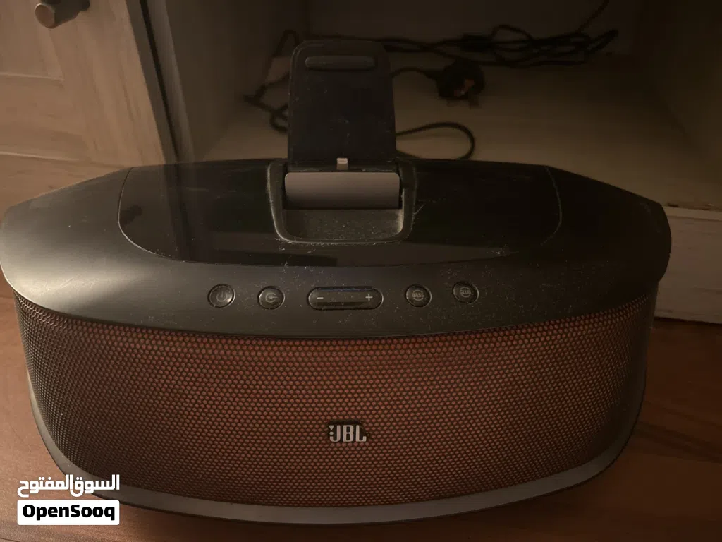 سبيكر صوت بحالة ممتازة جداً ماركة JBL