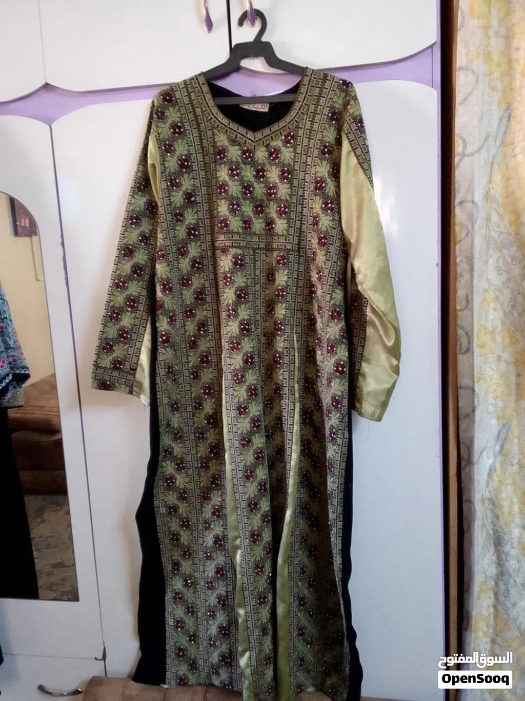 اثياب مطرزه