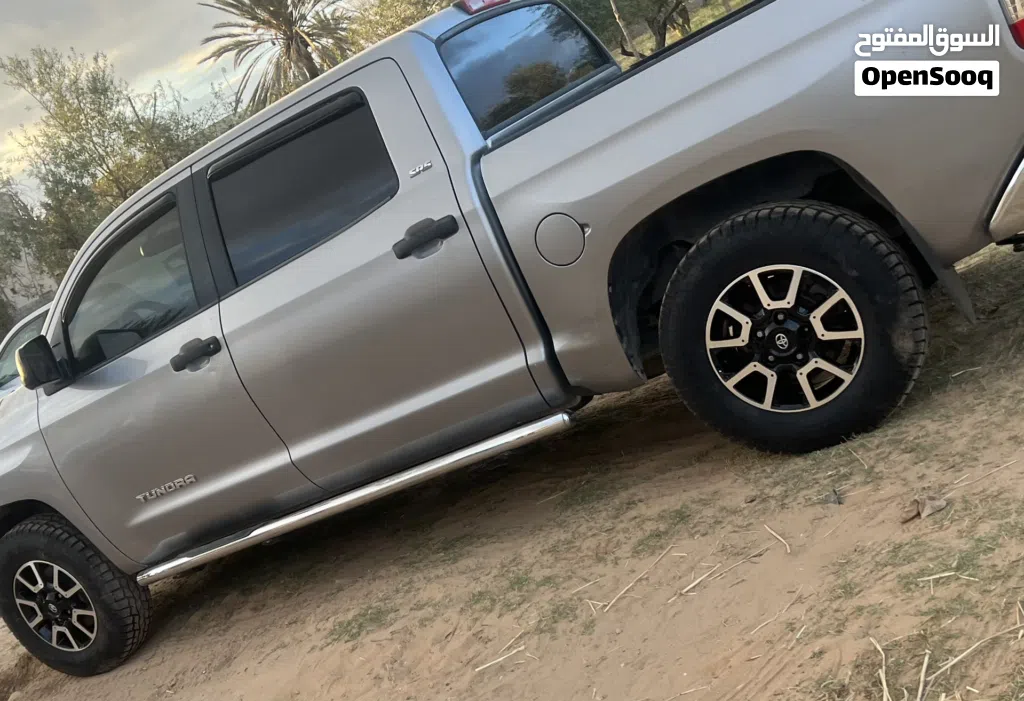 Toyota Tundra SR5