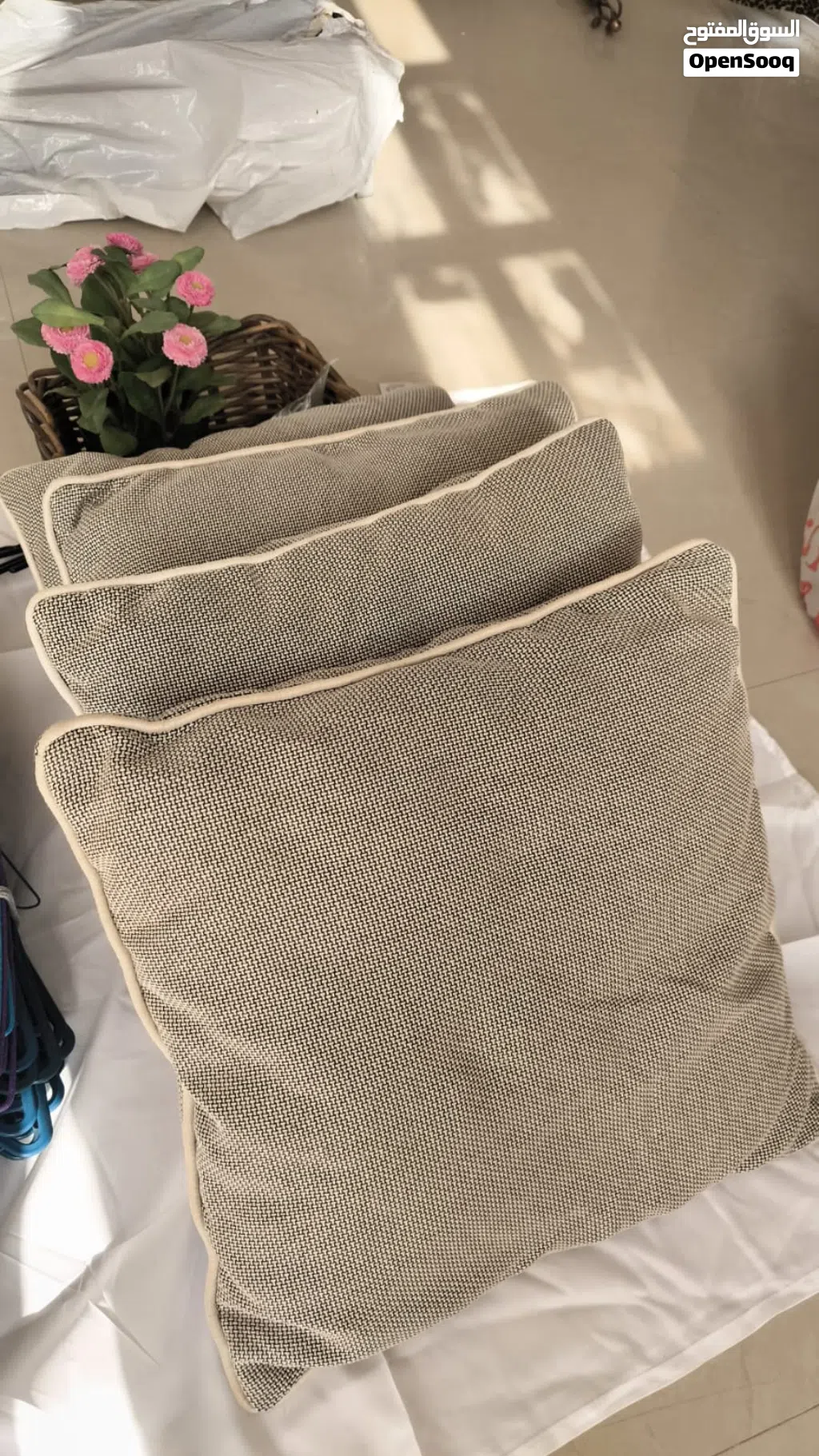 home center 4 pillows